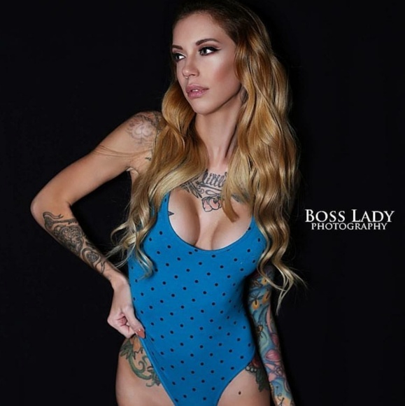 SWIMSUIT - Picture 1 of 1